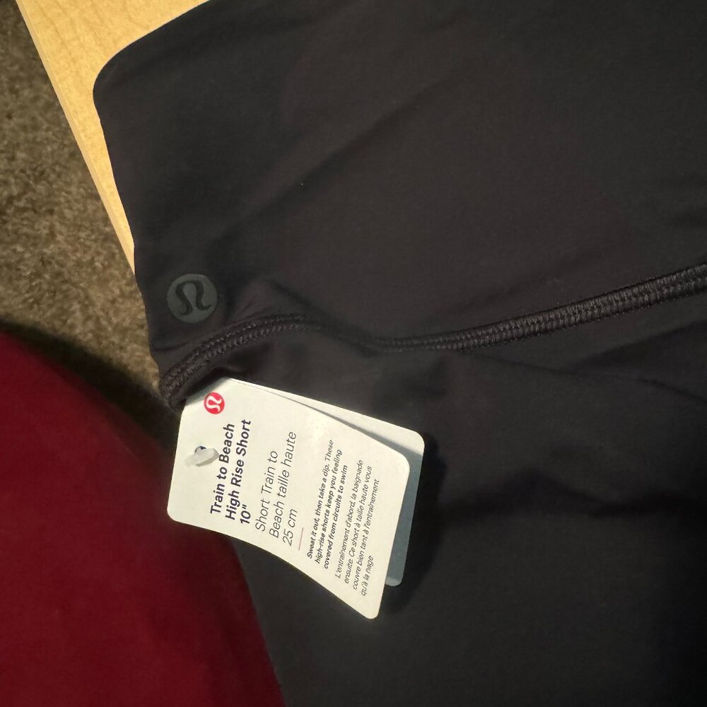 Lululemon 10" train to beach swim shorts ~ size 12 ~ rare